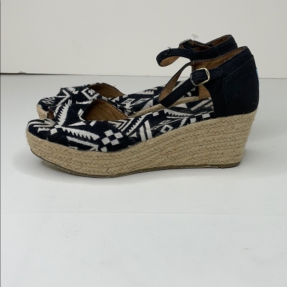 TOMS Sandals open toe platform‎ wedges sz 7 blk/wht - Picture 1 of 6